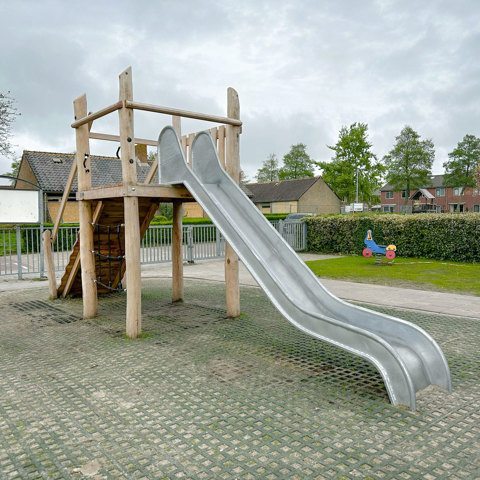 Robinia Glijbaantoren Bakker Speeltoestellen Anjum