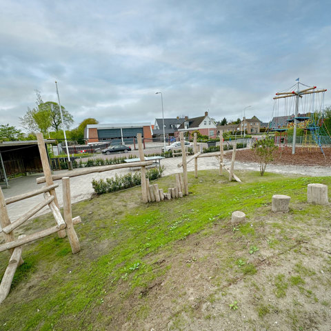 Natuurlijk Spelen Robinia Parcours Bakker Speeltoestellen