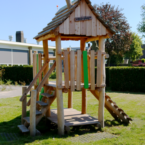 Speelhuisje met glijbaan robinia - Broeksterwâld