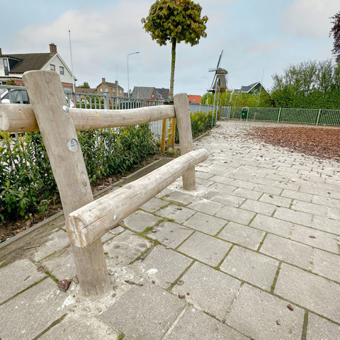 Jeugdbankje Robinia Bakker Speeltoestellen Anjum