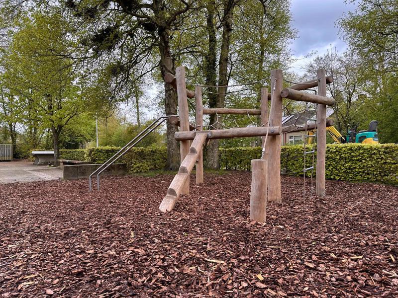 Speeltoestel robinia - Mûnein