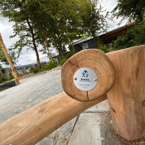 Bakker Speeltoestellen robinia - Blije